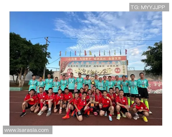 足坛巨星齐送祝福足球明星为高考学子加油点燃青春梦想