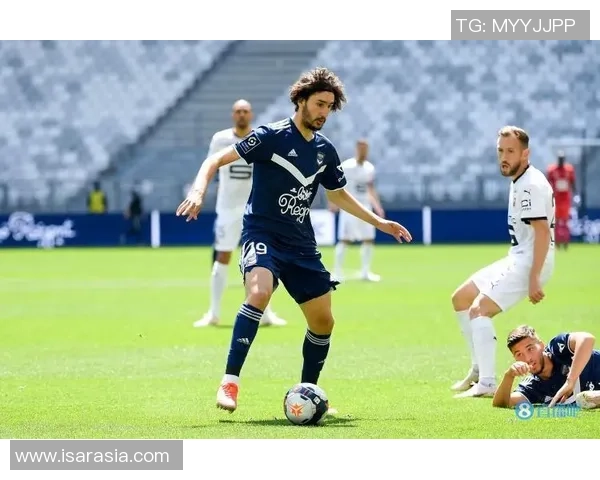 足球球星模仿帝：从场上天才到场下风格偶像的完美转型之路